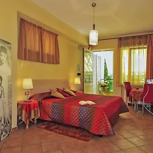 Ai Cipressi Couette-café Lucques